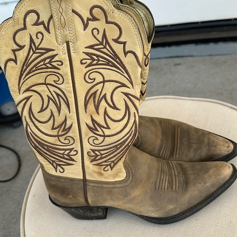 Ariat cowboy boots size woman’s 6.5